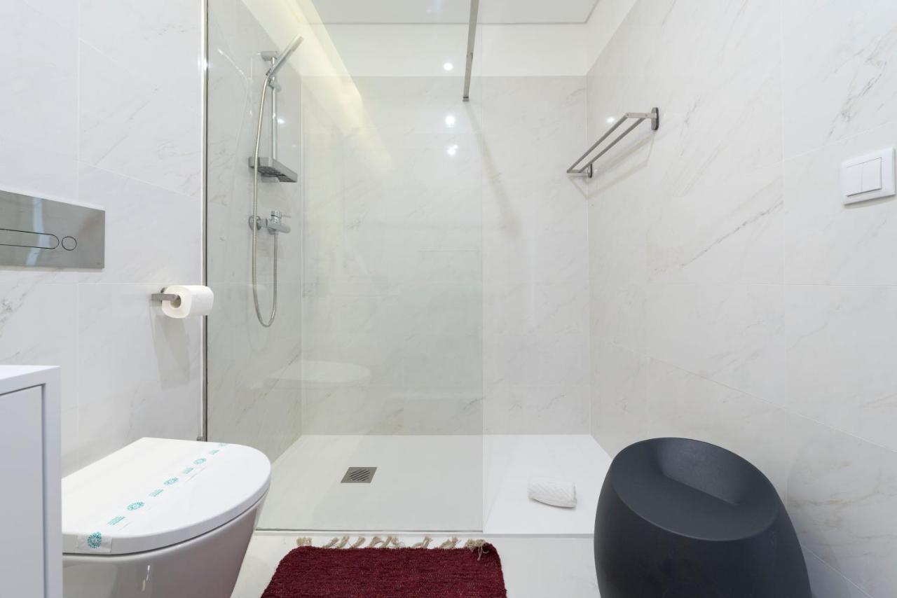 Lovelystay - Central Flat W/ Ac & Balcony Porto Ngoại thất bức ảnh