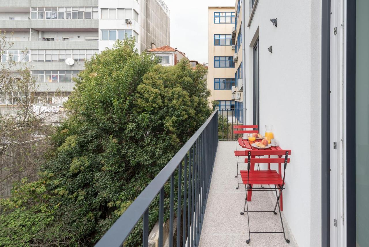 Lovelystay - Central Flat W/ Ac & Balcony Porto Ngoại thất bức ảnh
