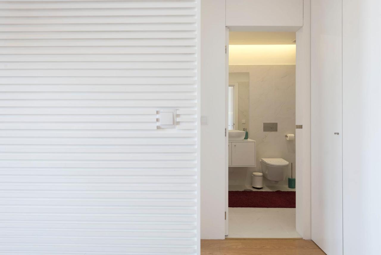 Lovelystay - Central Flat W/ Ac & Balcony Porto Ngoại thất bức ảnh