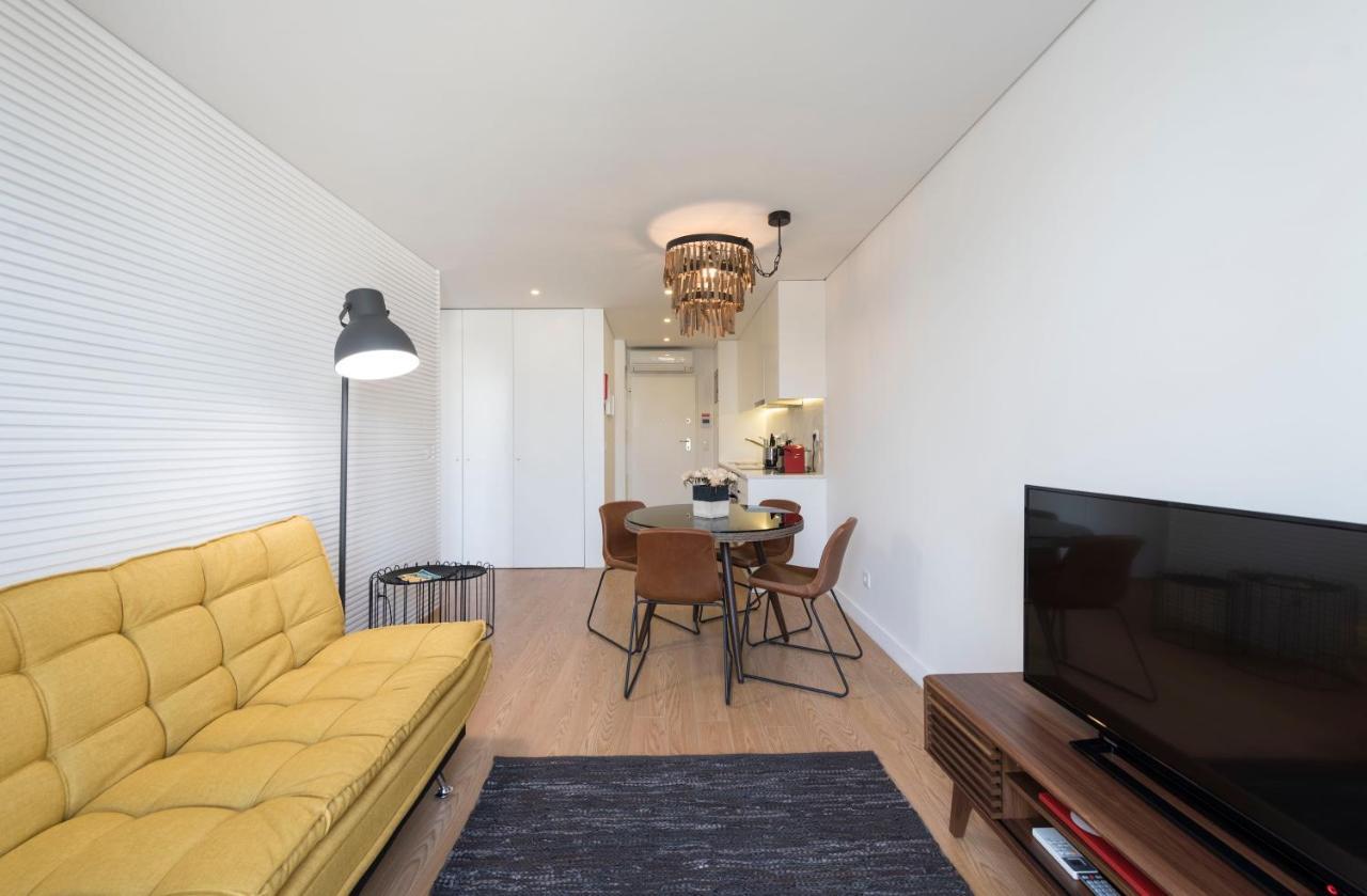 Lovelystay - Central Flat W/ Ac & Balcony Porto Ngoại thất bức ảnh